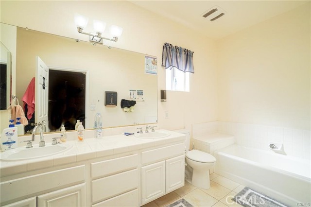 Detail Gallery Image 15 of 24 For 19404 Roscoe, Northridge,  CA 91324 - 5 Beds | 4 Baths