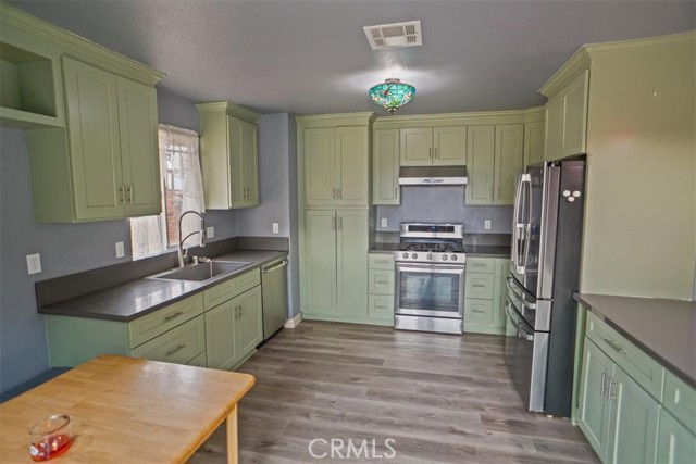 Detail Gallery Image 4 of 14 For 40287 Fieldspring, Palmdale,  CA 93591 - 4 Beds | 2 Baths