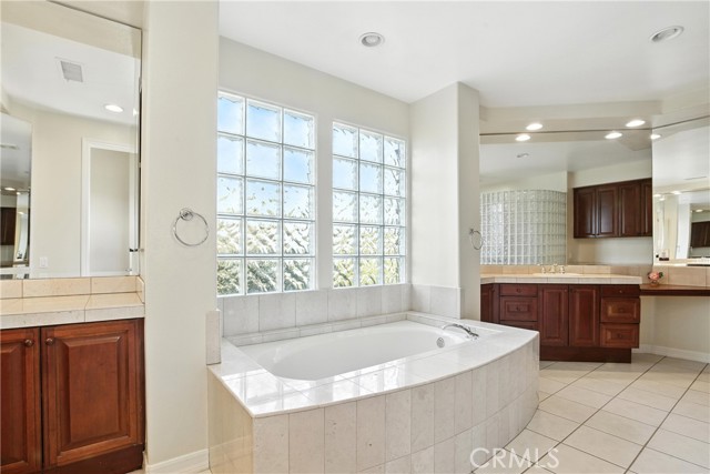 18 Asilomar Road, Laguna Niguel CA: https://media.crmls.org/medias/88619061-acab-4a51-b6ed-047fc1e17414.jpg
