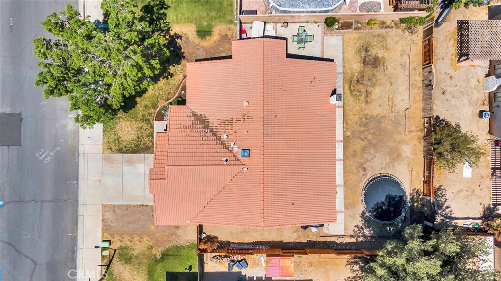 https://media.crmls.org/medias/8861f75f-db3a-48a9-bef9-2329f1ed8117.jpg?preset=X-Large