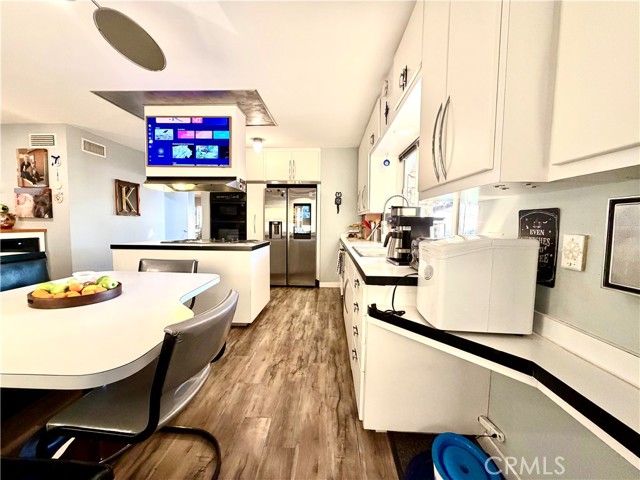 Detail Gallery Image 10 of 56 For 11759 S Circle Dr, Whittier,  CA 90601 - 3 Beds | 2/1 Baths