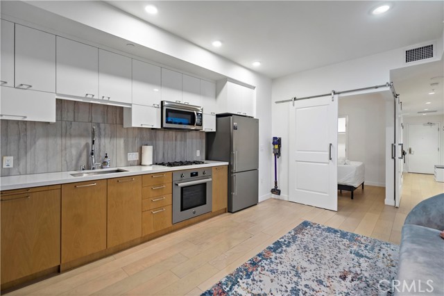 Detail Gallery Image 13 of 28 For 400 South Broadway #907,  Los Angeles,  CA 90013 - 1 Beds | 1 Baths