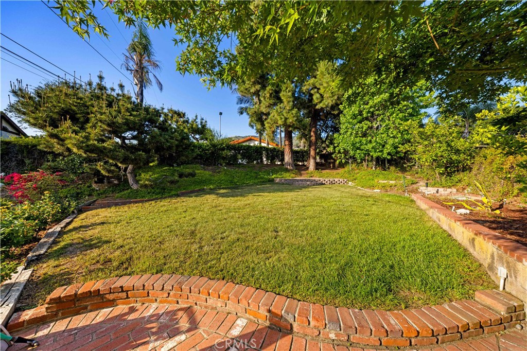 https://media.crmls.org/medias/886315c7-6039-4ca5-a2ac-196d806bad30.jpg?preset=X-Large