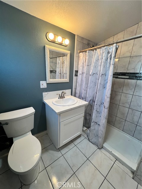 Detail Gallery Image 32 of 52 For 8761 John Ave, Los Angeles,  CA 90002 - 6 Beds | 2/1 Baths