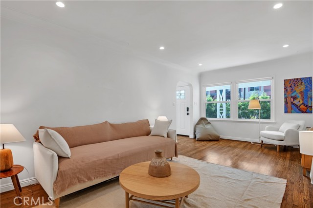 3780 Beethoven Street, Los Angeles CA: https://media.crmls.org/medias/886353f0-86b2-470e-8e24-f3310973d073.jpg