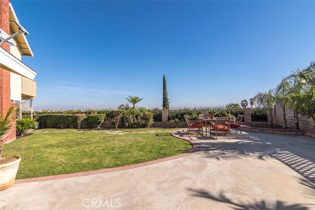Side yard with with hard to find ample wide driveway in fromt.