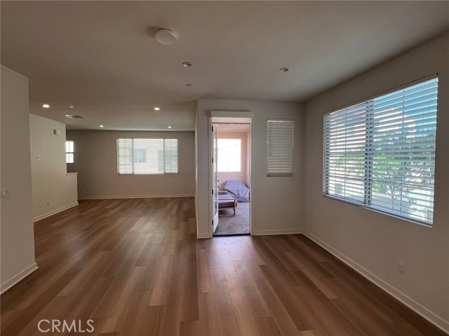 Detail Gallery Image 4 of 8 For 723 Spring Garden, Irvine,  CA 92618 - 3 Beds | 2/1 Baths