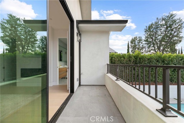 Detail Gallery Image 30 of 49 For 4532 Katherine, Sherman Oaks,  CA 91423 - 6 Beds | 6/1 Baths