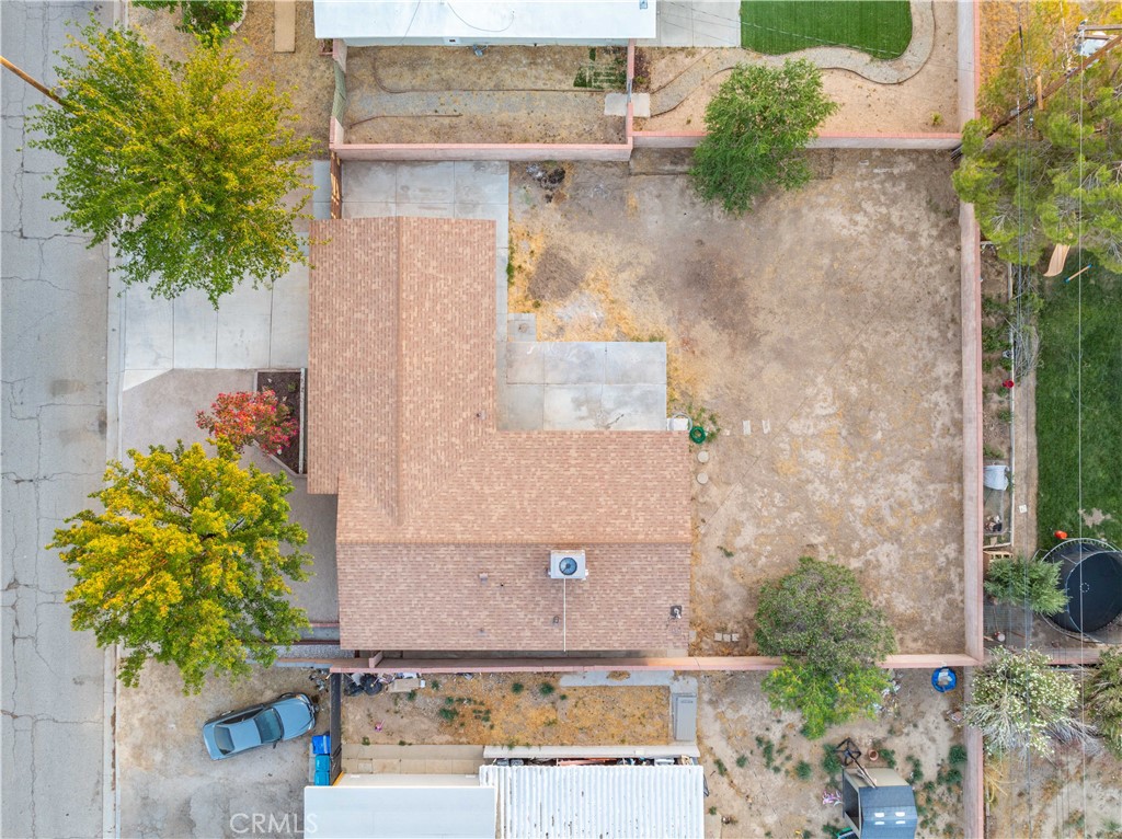 https://media.crmls.org/medias/8865b396-06ee-49cc-8ed5-782dd1af0c61.jpg?preset=X-Large