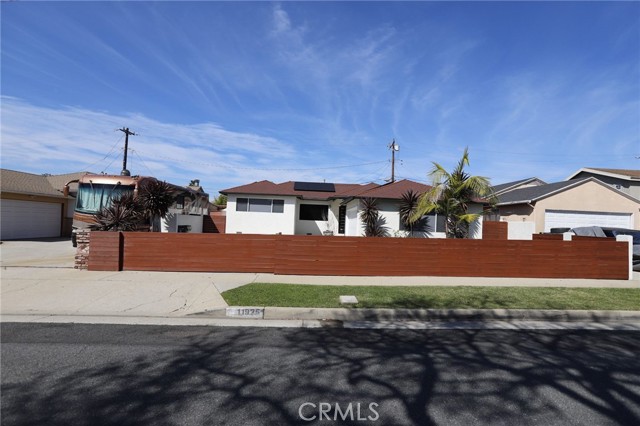 3 Bed Home for Sale in Hawthorne, California