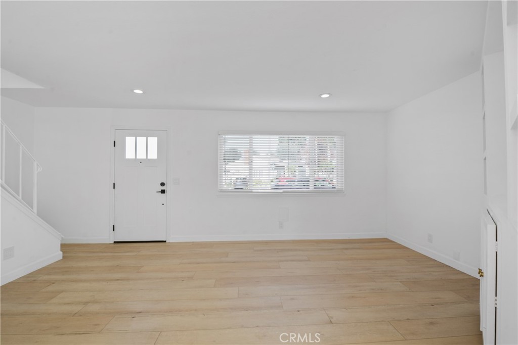 MLS #OC25258751 image #5