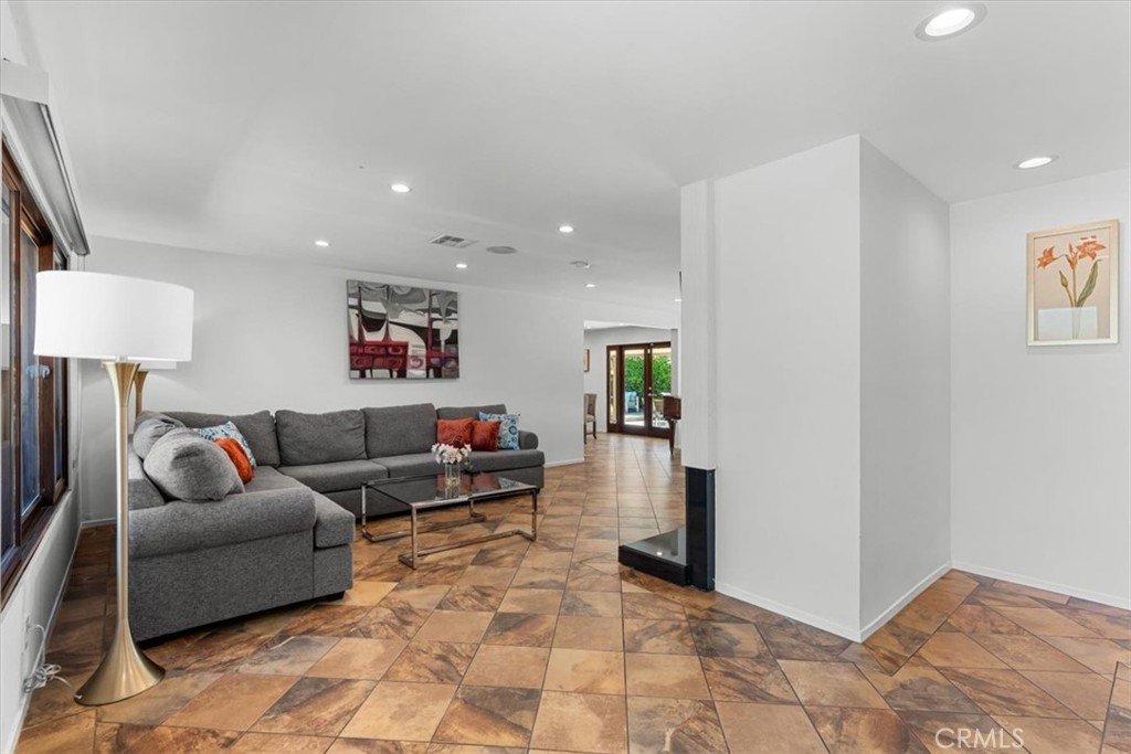 MLS #SR25252227 image #6