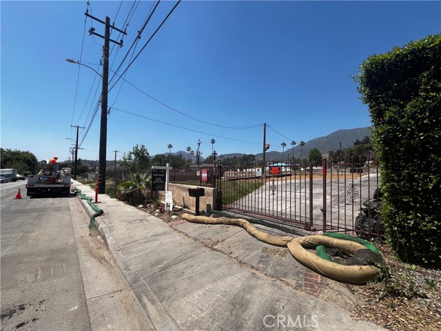 Detail Gallery Image 14 of 15 For 419 W Altadena Dr, Altadena,  CA 91001 - – Beds | – Baths