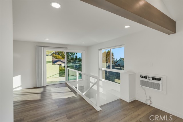 Detail Gallery Image 9 of 30 For 372 Locust, Laguna Beach,  CA 92651 - 2 Beds | 2 Baths