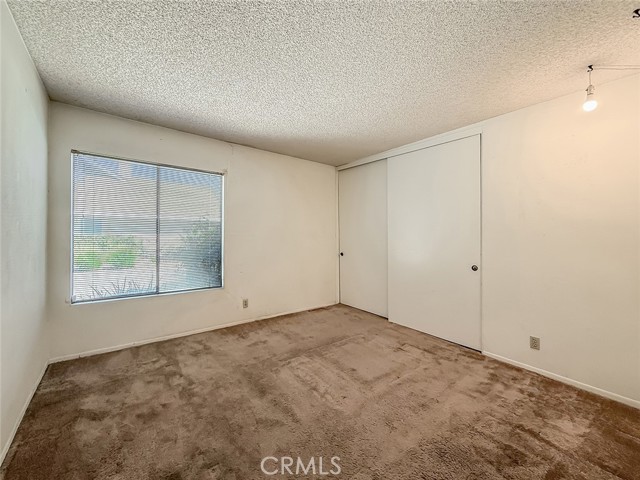 20027 Community Street, Winnetka CA: https://media.crmls.org/medias/886a6531-f8ae-4953-b210-5f7b10ff0031.jpg