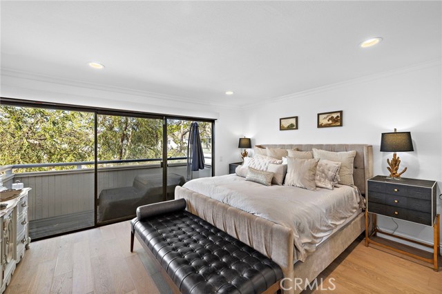 Detail Gallery Image 17 of 29 For 12 Encore Ct, Newport Beach,  CA 92663 - 4 Beds | 2/1 Baths