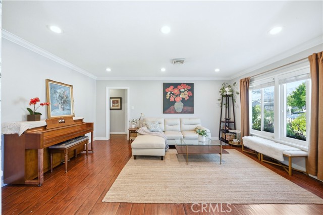 Detail Gallery Image 7 of 51 For 420 Montana St, Monrovia,  CA 91016 - 4 Beds | 2 Baths