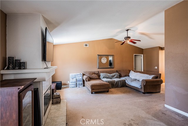 Detail Gallery Image 15 of 74 For 23825 N Canyon Lake Dr, Canyon Lake,  CA 92587 - 3 Beds | 2 Baths