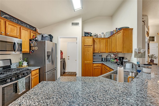 Detail Gallery Image 20 of 47 For 2200 Hanson Ave, Clovis,  CA 93611 - 3 Beds | 2 Baths