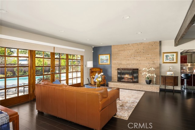 1006 W Pioneer Drive, Anaheim CA: https://media.crmls.org/medias/886c69f5-15d8-4b02-befc-7b3b0ce9a9f1.jpg