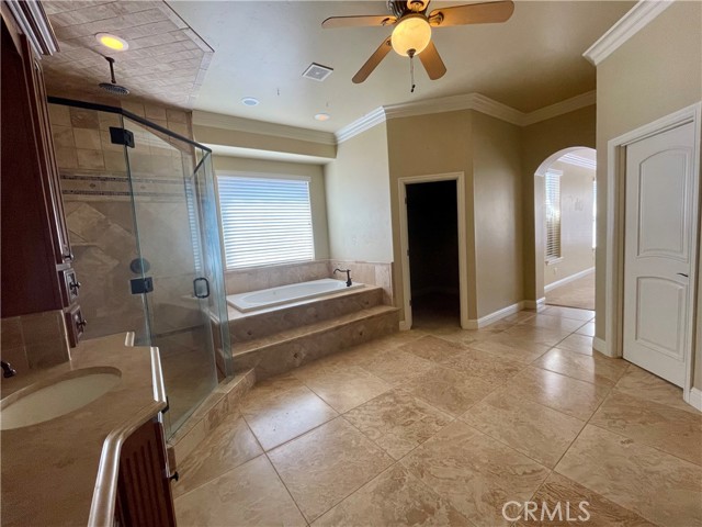 16052 W Middleton Avenue, Kerman CA: https://media.crmls.org/medias/886cc393-2c7d-4a6c-8418-f73632389545.jpg
