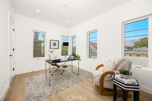 905 sunset Boulevard, Arcadia CA: https://media.crmls.org/medias/886dcc71-49db-4433-8abb-60e086398fbc.jpg