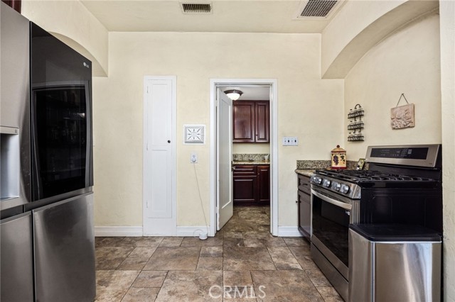 Detail Gallery Image 33 of 53 For 4202 University, Riverside,  CA 92501 - 4 Beds | 3 Baths