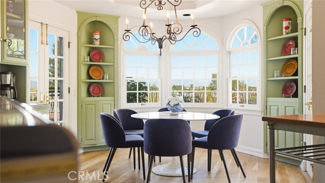 Detail Gallery Image 29 of 74 For 4548 Ellenboro, Woodland Hills,  CA 91364 - 4 Beds | 4/1 Baths