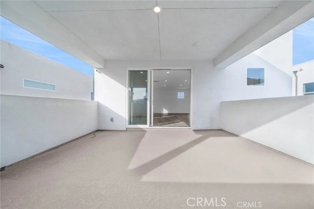 27216 Coyote Bush Court, Valencia CA: https://media.crmls.org/medias/886f2598-6a3d-46db-9b90-d23c039ebaea.jpg