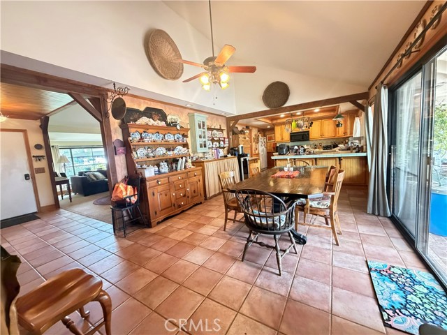Detail Gallery Image 11 of 44 For 377 Oldstone Ct, Simi Valley,  CA 93065 - 4 Beds | 2 Baths