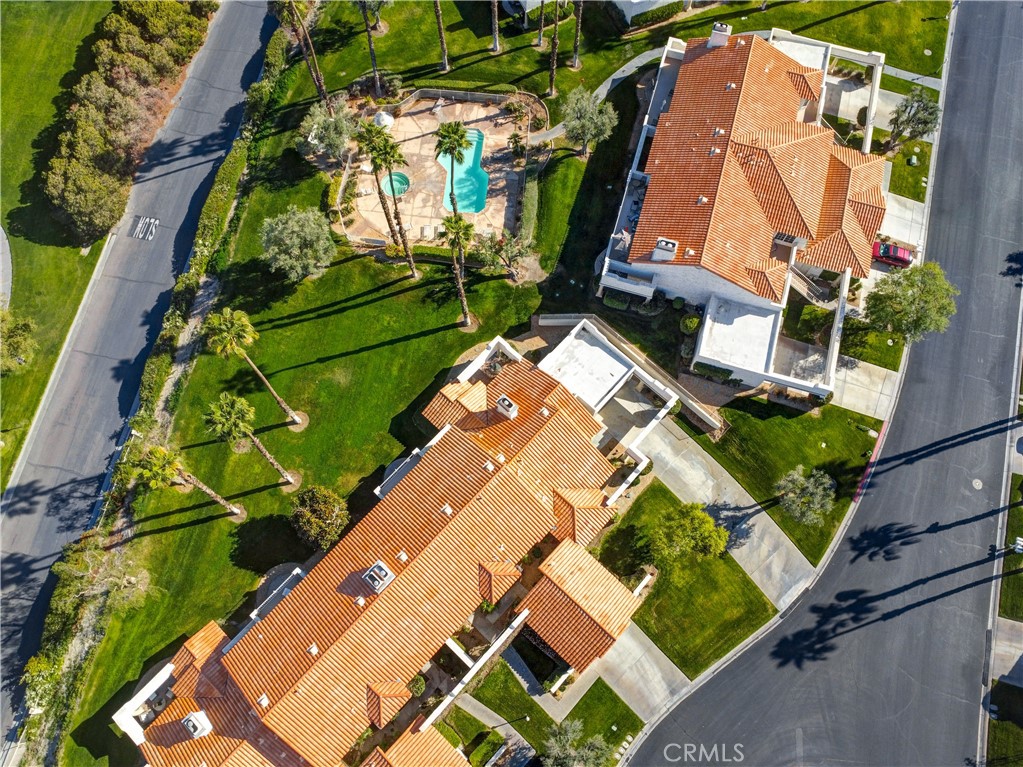 https://media.crmls.org/medias/886f9b91-75e3-434e-9edf-a1e2fb057b95.jpg?preset=X-Large