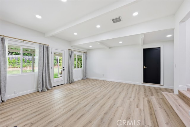 Detail Gallery Image 14 of 29 For 12811 Chaplet, North Tustin,  CA 92705 - 3 Beds | 2 Baths