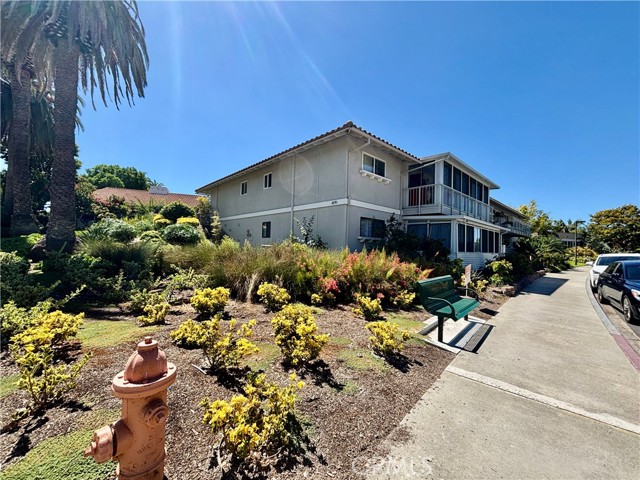 2070 Via Mariposa E, Laguna Woods CA: https://media.crmls.org/medias/8870f7fe-c7ba-475e-bec4-4241927ab12d.jpg