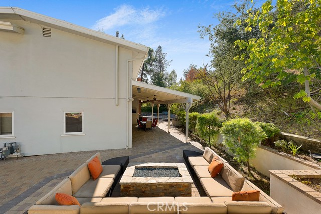 17232 Quesan Place, Encino CA: https://media.crmls.org/medias/8871287e-7ee3-456d-87cf-5d783d1915cb.jpg