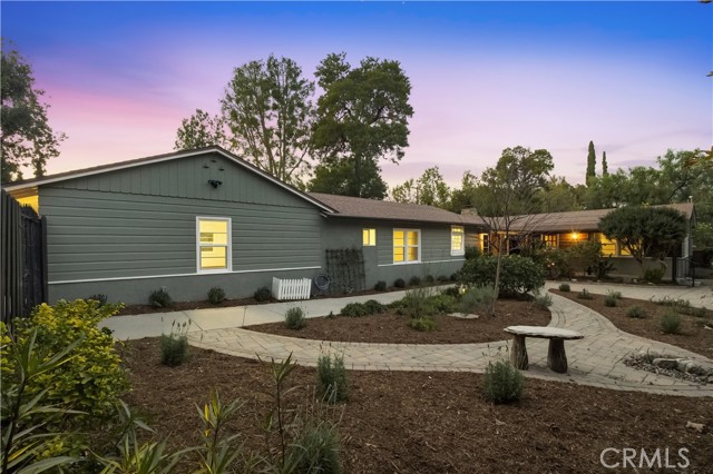 Detail Gallery Image 4 of 55 For 22121 Avenue Morelos, Woodland Hills,  CA 91364 - 3 Beds | 3 Baths