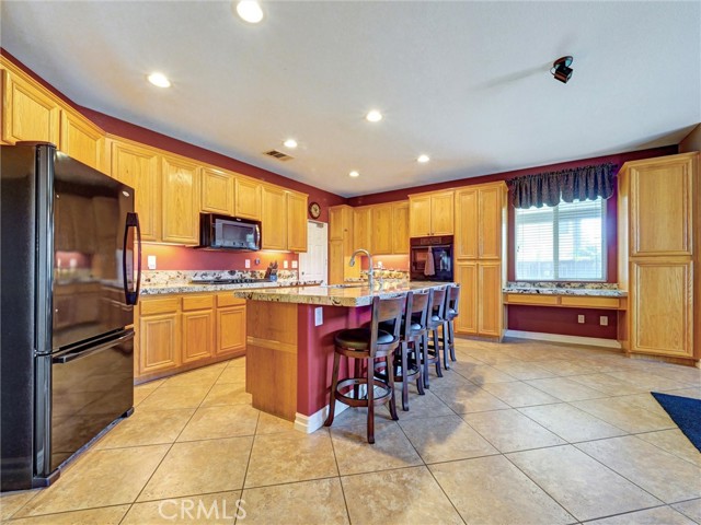 Detail Gallery Image 8 of 59 For 9737 Espada Creek, Moreno Valley,  CA 92557 - 4 Beds | 3 Baths