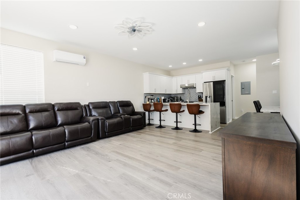 4284 Dwight - photo 5