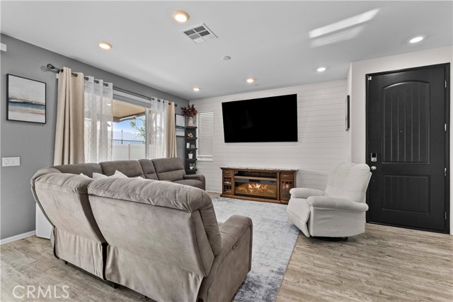 Detail Gallery Image 5 of 33 For 29109 Soraya, Lake Elsinore,  CA 92530 - 4 Beds | 3 Baths