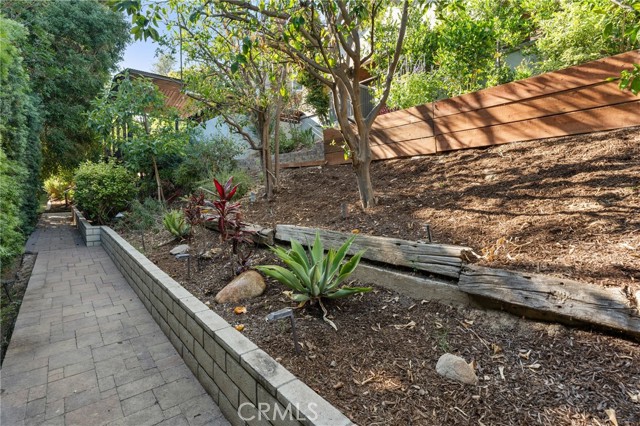 19022 Shamrock Lane, Yorba Linda CA: https://media.crmls.org/medias/8874cf75-f5bc-4766-adf6-db1f73373570.jpg