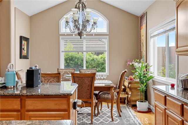 Detail Gallery Image 28 of 46 For 211 S Francisca #B,  Redondo Beach,  CA 90277 - 4 Beds | 3 Baths