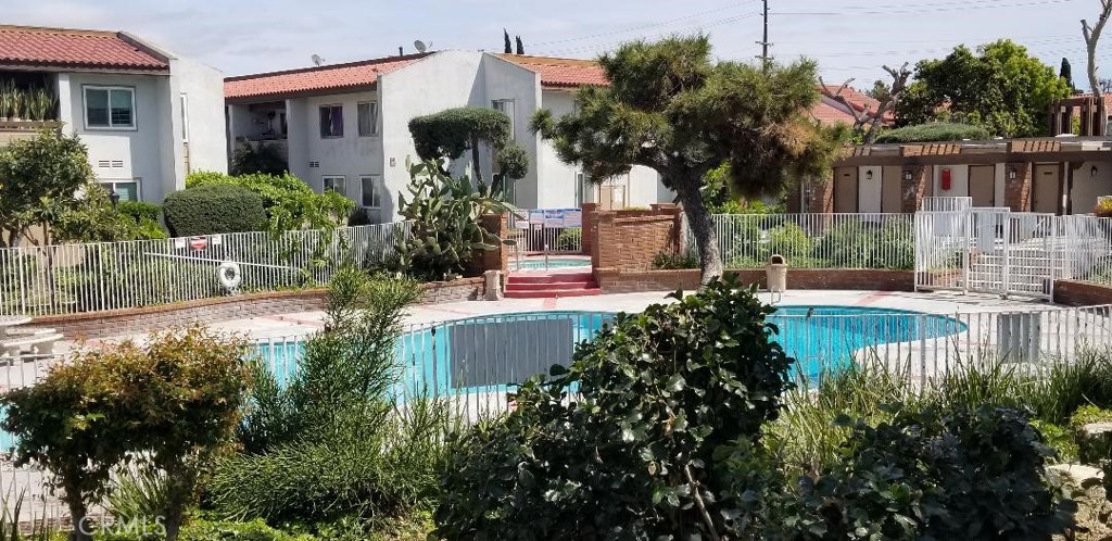 https://media.crmls.org/medias/8874e752-8051-4a11-b3e2-02121c8de8fc.jpg?preset=X-Large