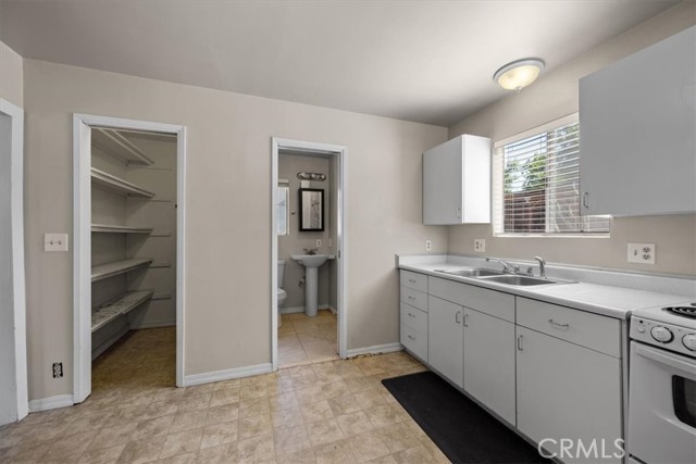 7100 Navajoa Avenue, Atascadero CA: https://media.crmls.org/medias/887577f7-d80a-4c6f-9680-7929dd51dd5f.jpg