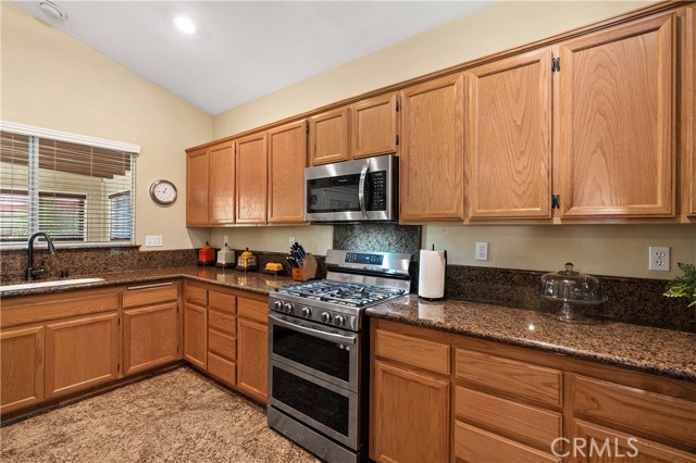 Detail Gallery Image 13 of 29 For 22701 Hannah Ct, Corona,  CA 92883 - 3 Beds | 2 Baths