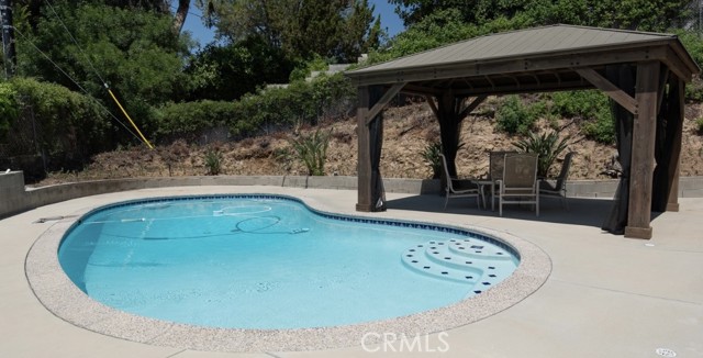 Detail Gallery Image 19 of 28 For 4610 Cerrillos Dr, Woodland Hills,  CA 91364 - 4 Beds | 2 Baths