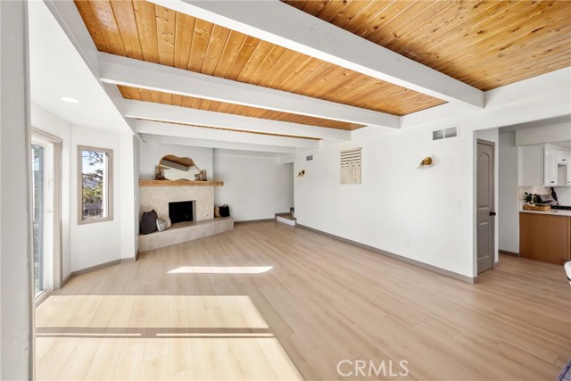 Detail Gallery Image 13 of 44 For 1113 N Grass Valley, Lake Arrowhead,  CA 92352 - 4 Beds | 2 Baths