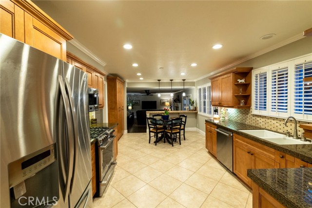 Detail Gallery Image 6 of 25 For 4565 Brighton, Santa Maria,  CA 93455 - 4 Beds | 3 Baths