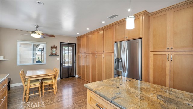 5215 E Monlaco Road, Long Beach CA: https://media.crmls.org/medias/88791543-93c9-4a8e-8620-292694c0ef74.jpg