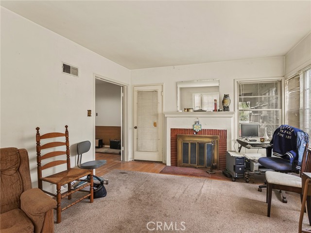 Detail Gallery Image 16 of 46 For 441 Dartmouth Rd, Burbank,  CA 91504 - 3 Beds | 2 Baths