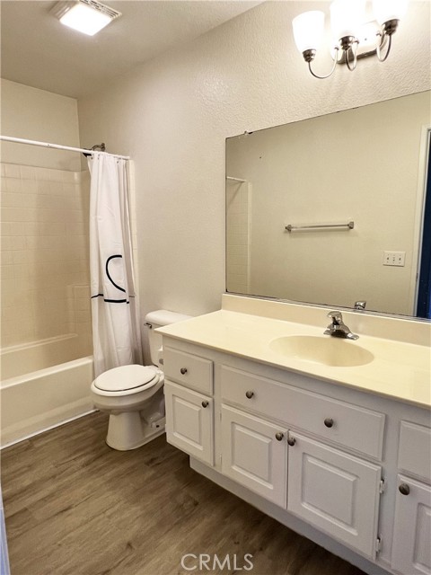 39293 Cayman Court, Murrieta CA: https://media.crmls.org/medias/88798823-62e2-4e04-b4fd-9836ae803d5c.jpg