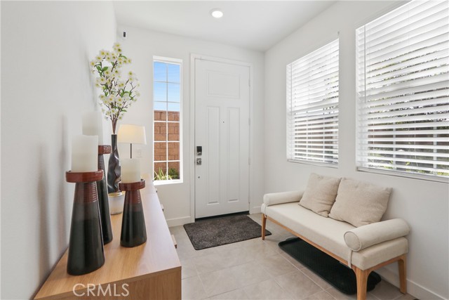 Detail Gallery Image 4 of 25 For 1096 N Anaheim Blvd., Anaheim,  CA 92801 - 4 Beds | 3/1 Baths